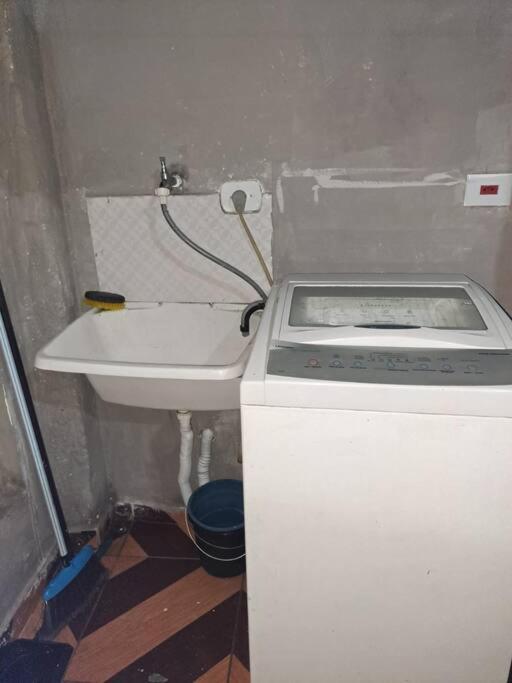 Casa Individual Com Garagem Apartamento *